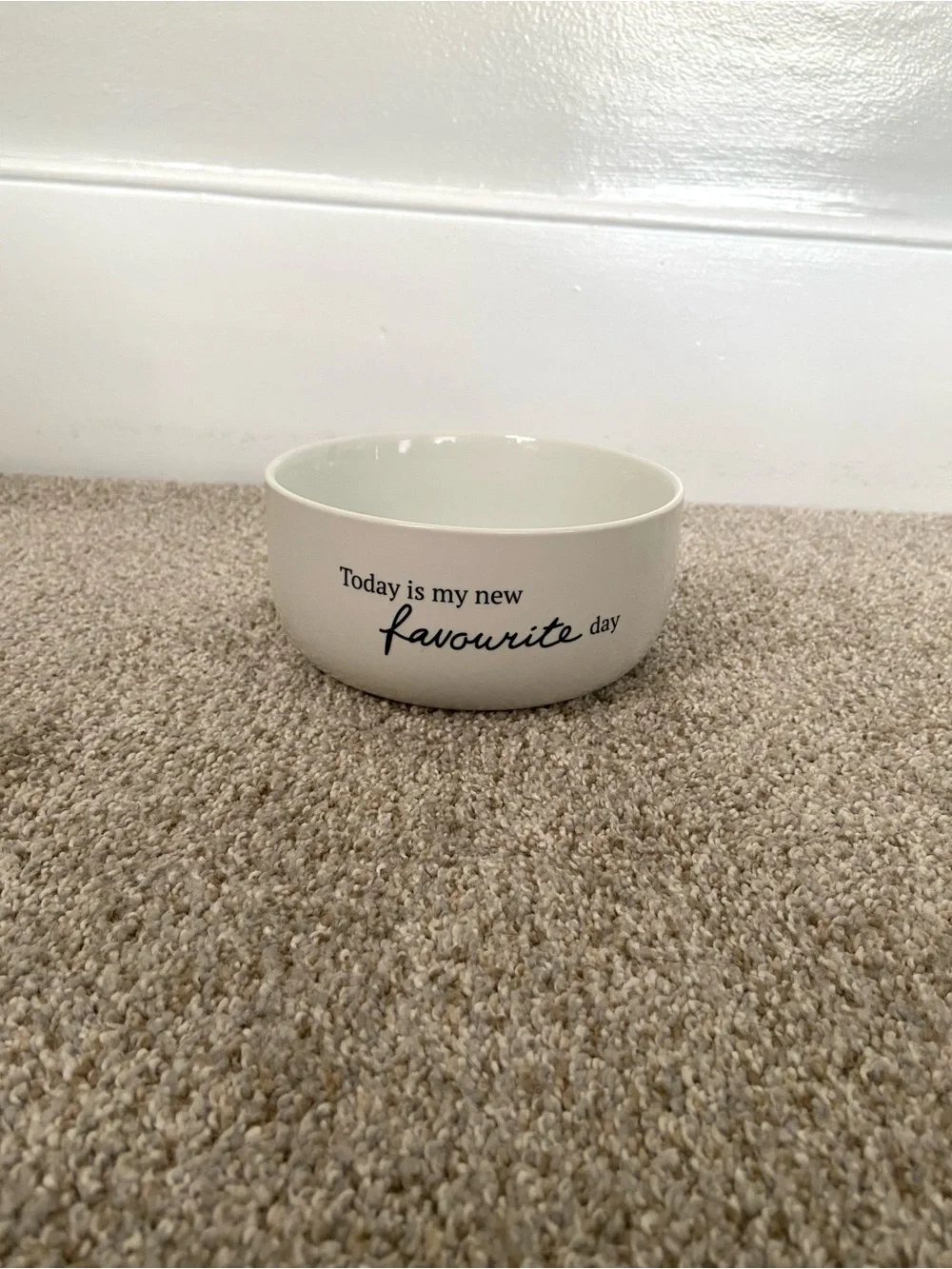 Disney Winnie the Pooh Ceramic Storage Bowl Container W/ Pressure Lid